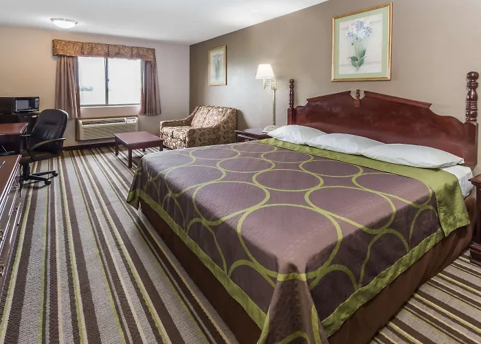 Super 8 By Wyndham Hotel