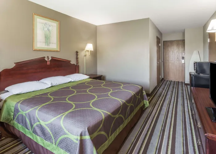 Super 8 By Wyndham Hotel