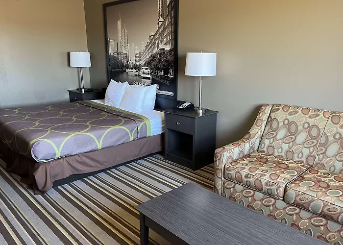 Super 8 By Wyndham 2* Yorkville