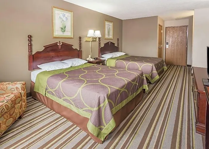 Super 8 By Wyndham Hotel